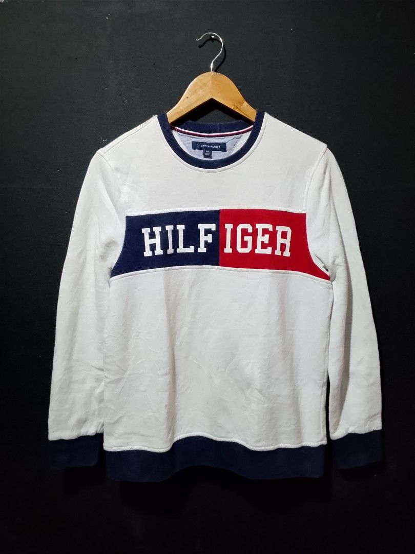 TOMMY HILFIGER (Category: Coats, Jackets and Outerwear) located in Talakag. Submitted by pang_uran (Listing ID 1460604817, Image 1). Description: 19.5 width 25.5 length 9.0 color rate very good condition need wash.