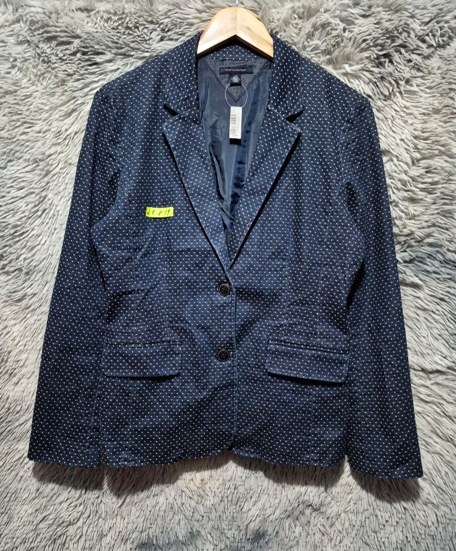 Tommy hilfiger coat (Category: Coats, Jackets and Outerwear) located in Caloocan City. Submitted by jamestoledo30 (Listing ID 1460648543, Image 1). Description: DIMES L x W : 24 x 19 Fit for : M - L No issue COLOR RATE : 9.9/10 EXCELLENT CONDITION.
