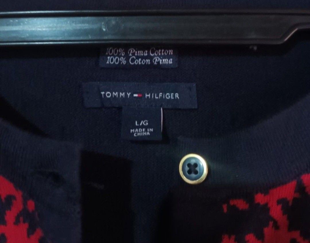 Tommy Hilfiger Printed Cardigan (Category: Coats, Jackets and Outerwear) located in Manila. Submitted by shoppebymaria (Listing ID 1460658094, Image 2). Description: Very nice, L on tag..