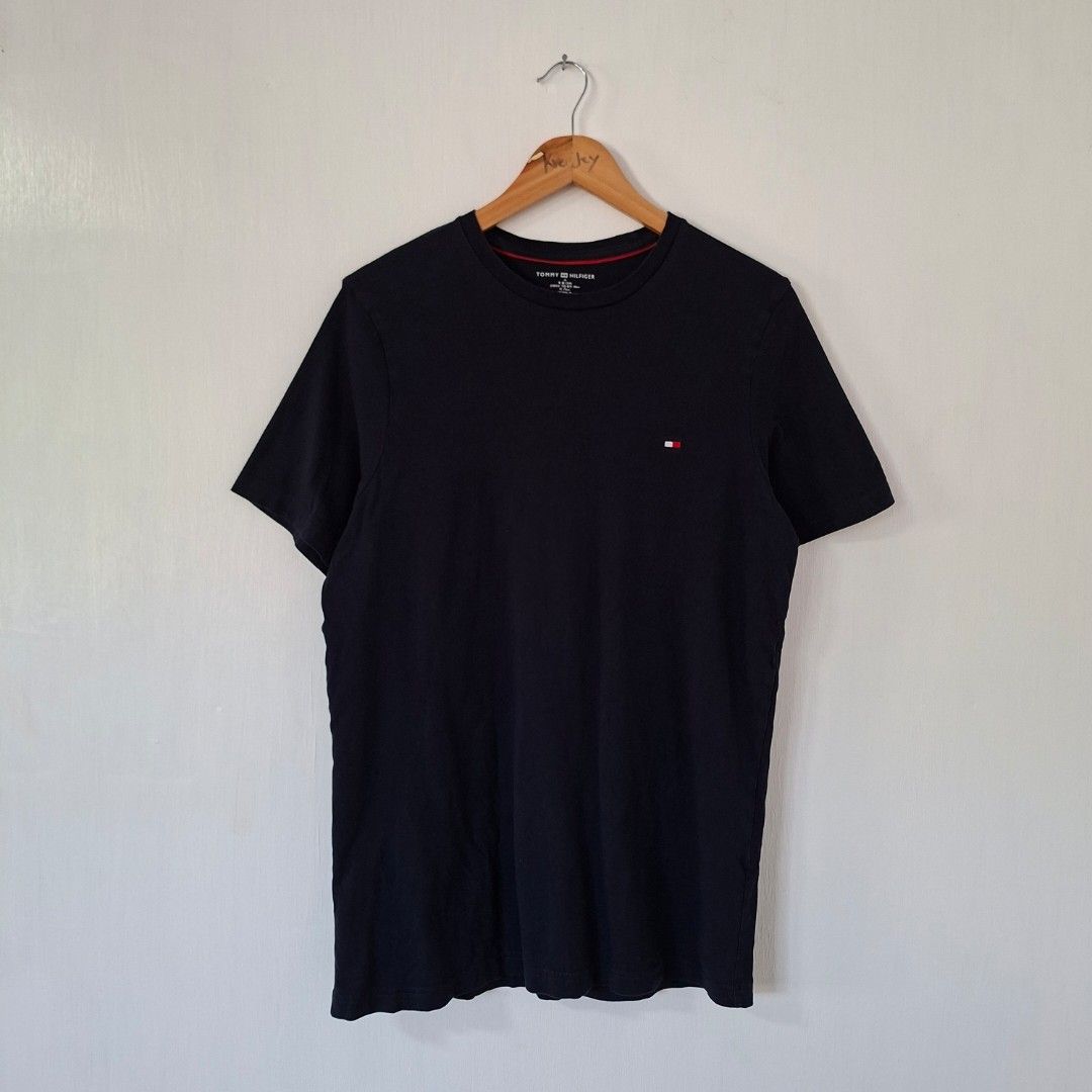 Tommy hilfiger shirt (Category: Formal Shirts) located in Bislig. Submitted by jeloy_13 (Listing ID 1460690037, Image 2). Description: Dimes 20X28 Medium to large Excellent condition No issue.