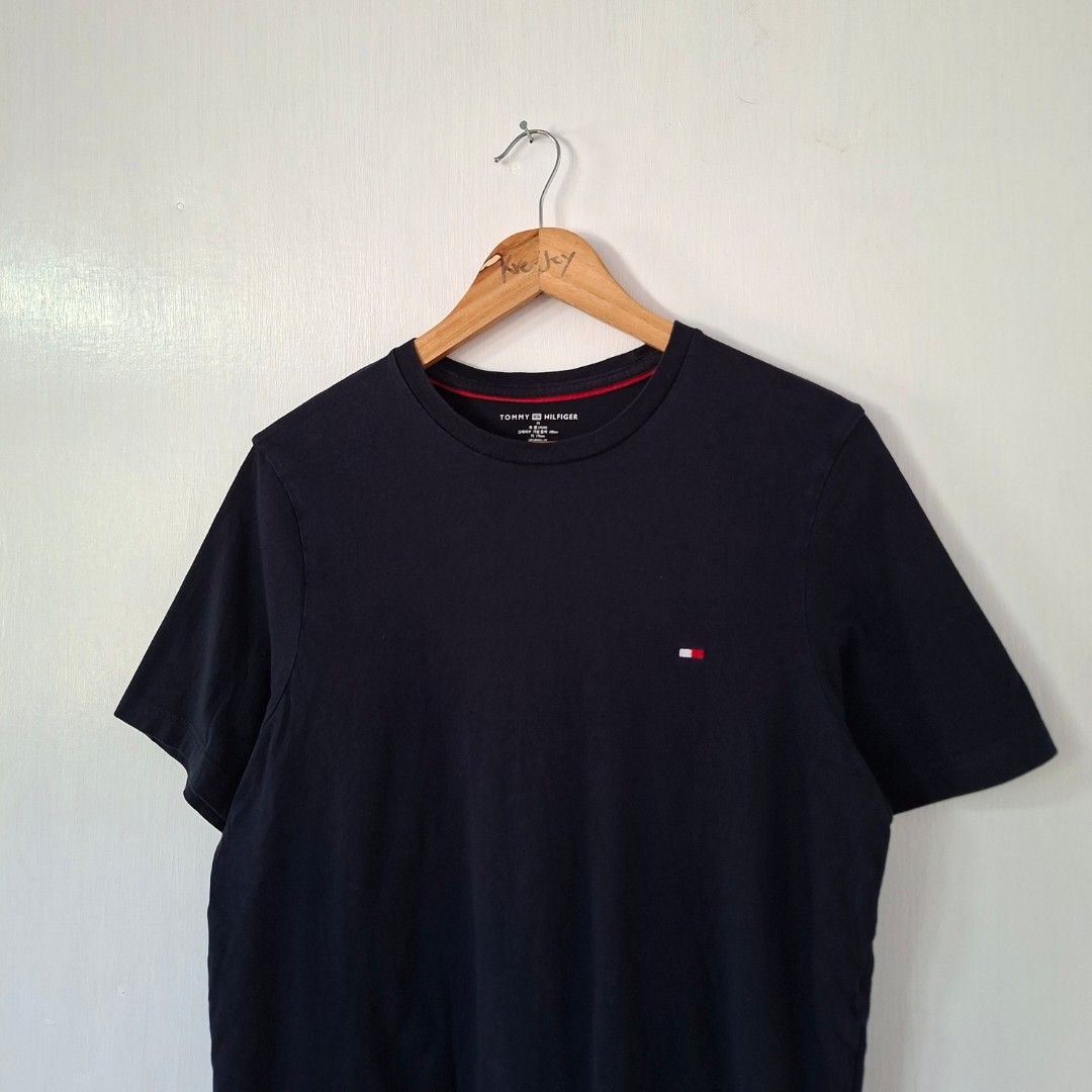 Tommy hilfiger shirt (Category: Formal Shirts) located in Bislig. Submitted by jeloy_13 (Listing ID 1460690037, Image 3). Description: Dimes 20X28 Medium to large Excellent condition No issue.
