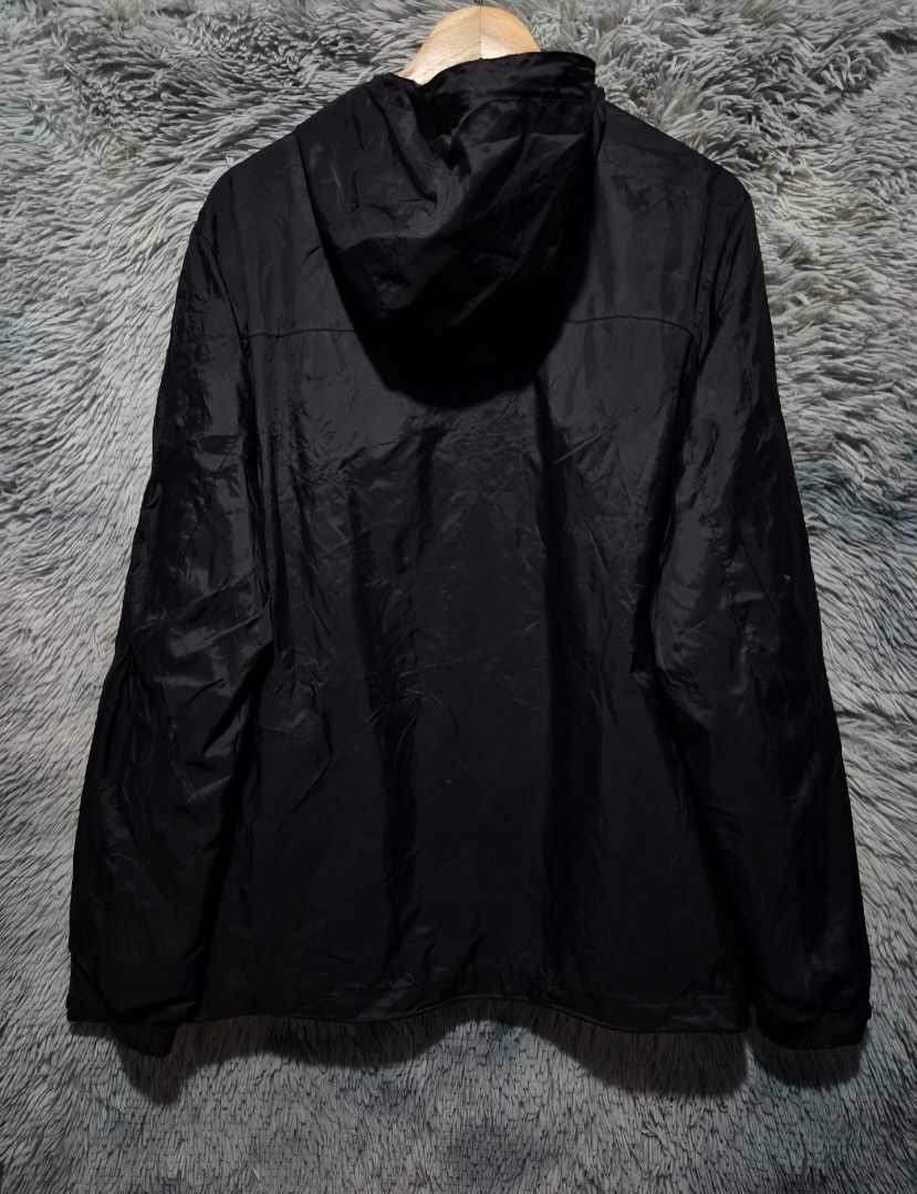 Tommy Hilfiger windbreaker jacket (Category: Coats, Jackets and Outerwear) located in Caloocan City. Submitted by jamestoledo30 (Listing ID 1460646881, Image 2). Description: DIMES L x W : 27 x 23 Fit for : M - XL No issue COLOR RATE : 10/10 EXCELLENT CONDITION.