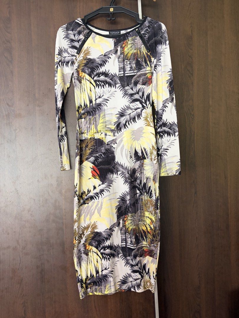 Topshop printed longsleeve (Category: Dresses) located in Manila. Submitted by thebookclubz (Listing ID 1460652247, Image 1). Description: .