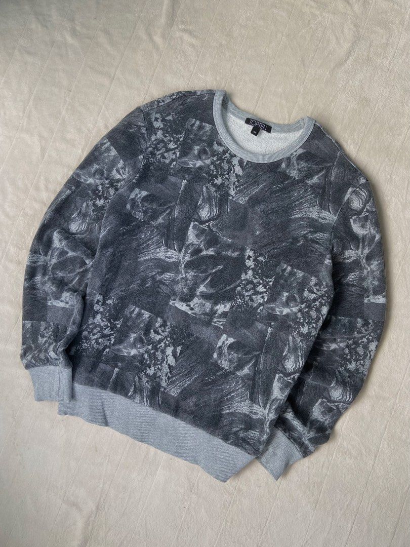 topten r3 vibes sweater (Category: Coats, Jackets and Outerwear) located in Cagayan de Oro. Submitted by michaelpecenio (Listing ID 1460675922, Image 2). Description: (topten) r3 vibes sweater measurements (zero start in inches) length / 27 width / 20.5 sleeve length / 26 color rate 10/10 thick fabric heavyweight no issue.