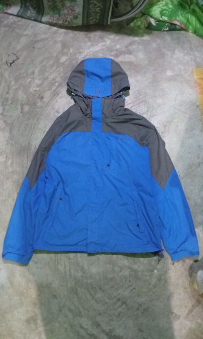 TOREAD Trekking jacket (Category: Coats, Jackets and Outerwear) located in Manila. Submitted by mojonarchives (Listing ID 1460543348, Image 1). Description: TOREAD+Trekking+jacket+ removable hood Size:+XL+ Dimes:+W24xL29 Sleeves:27 Condition+Goods Colorate+9.5/10 Issue:0 Location+Quezon+city+🌍+ MOP+Gcash+📬+ MOD+Jnt+Express+🚀+ Delivery Every Saturday 🙏♥️.