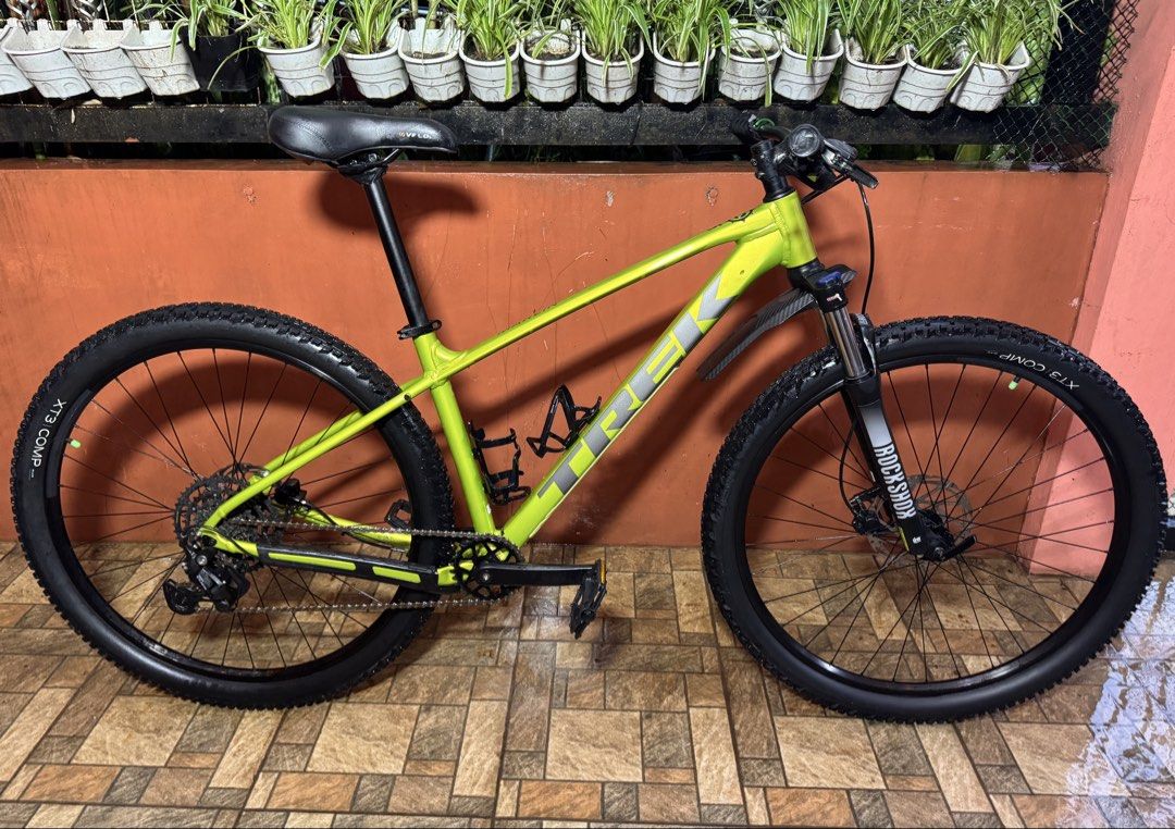 Trek Marlin 5, 29er, 2025 Model (Category: Bicycles) located in Bacoor. Submitted by lerieboi (Listing ID 1460668726, Image 1). Description: 𝐓𝐑𝐄𝐊 𝐌𝐀𝐑𝐋𝐈𝐍 𝟓 𝐆𝐞𝐧 𝟑 Mountain Bike 2025 Model Best seller colorway💚 Color: Power Surge Size Medium 29 Brand New Price: 30,990 For Sale for Only 26K Free Front Mud Guard Free Front Frame Protection Free Bottle Cage 2pcs. Free Bell Free Bike rack Unit is in Pristine Condition No Drop Used 3times