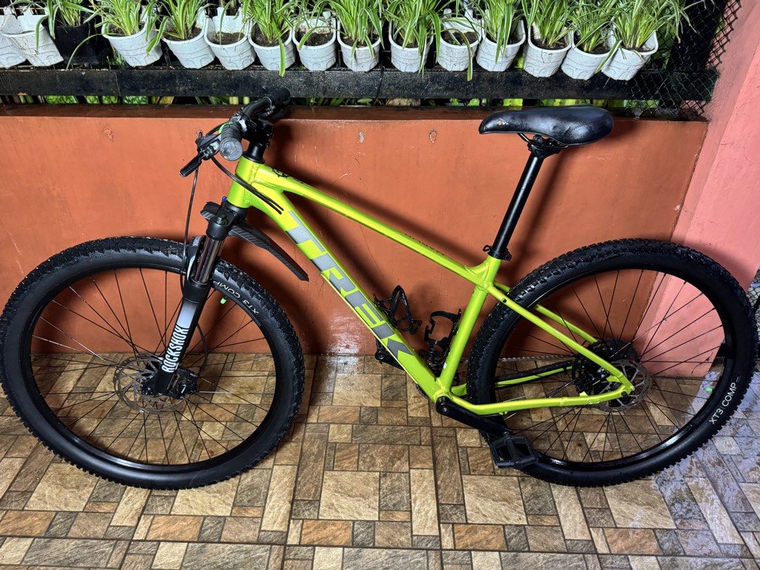 Trek Marlin 5, 29er, 2025 Model (Category: Bicycles) located in Bacoor. Submitted by lerieboi (Listing ID 1460668726, Image 2). Description: 𝐓𝐑𝐄𝐊 𝐌𝐀𝐑𝐋𝐈𝐍 𝟓 𝐆𝐞𝐧 𝟑 Mountain Bike 2025 Model Best seller colorway💚 Color: Power Surge Size Medium 29 Brand New Price: 30,990 For Sale for Only 26K Free Front Mud Guard Free Front Frame Protection Free Bottle Cage 2pcs. Free Bell Free Bike rack Unit is in Pristine Condition No Drop Used 3times