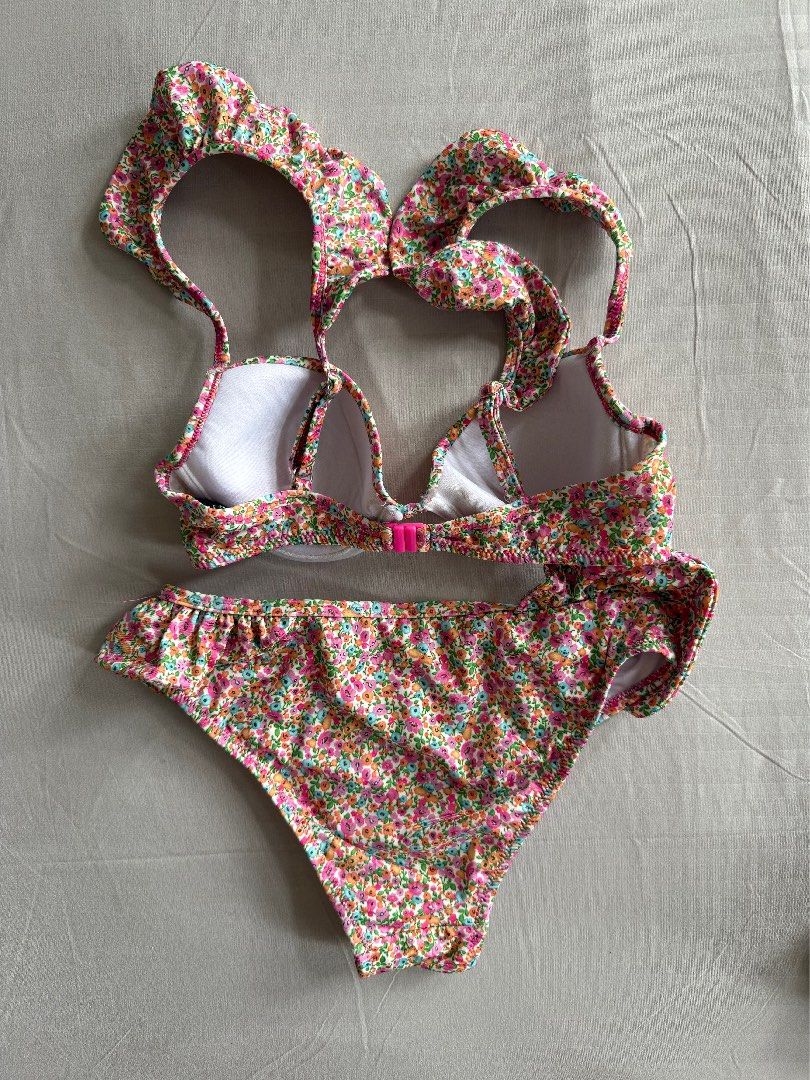 Trendyol Floral Ruffle Bikini Size 34 (Category: Bikinis & Swimsuits) located in Antipolo. Submitted by brebekah (Listing ID 1460561184, Image 2). Description: - Cute floral print bikini set - Ruffled edges on top and bottoms - Strappy back detail on the top - Trendyol brand - Size 34 - Ideal for beach or pool days RFS No longer fits me.