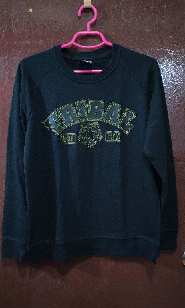 TRIBAL PULLOVER SWEATSHIRT (Category: Coats, Jackets and Outerwear) located in Manila. Submitted by friperie. (Listing ID 1460620161, Image 1). Description: Disclaimer: Product Color May Slightly Vary Due to Photographic Lighting Sources or Your Monitor Settings Dm for other pictures or details..