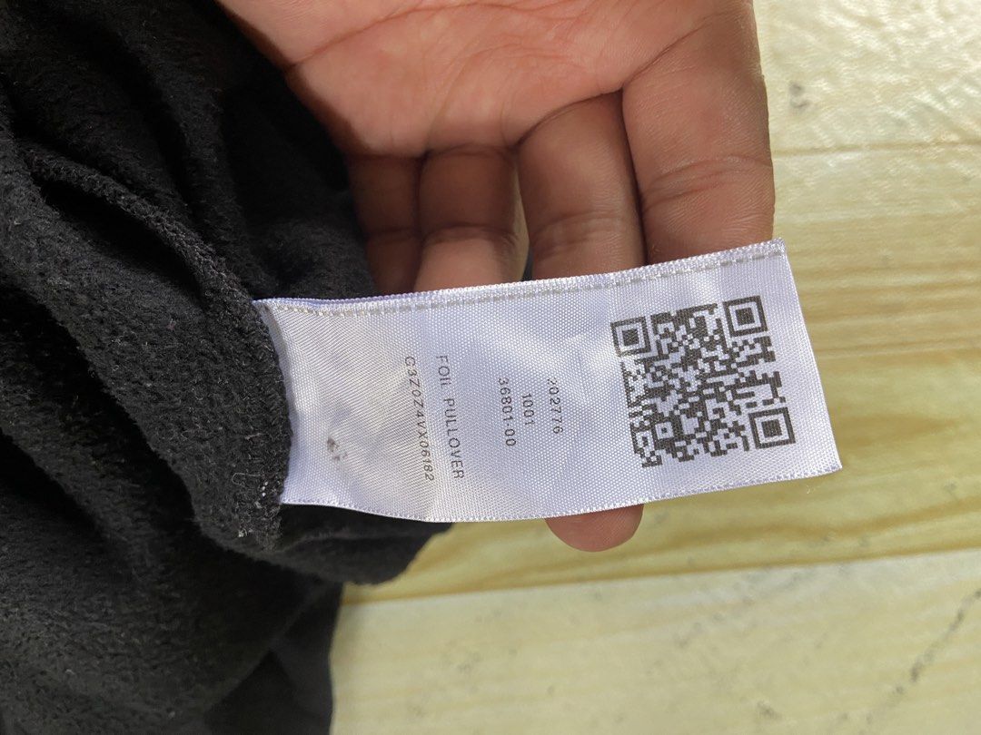 true religion crop hoodie (Category: Others Tops) located in Sorsogon. Submitted by okkinsorenid (Listing ID 1460524772, Image 3). Description: 22.5x17 as new.
