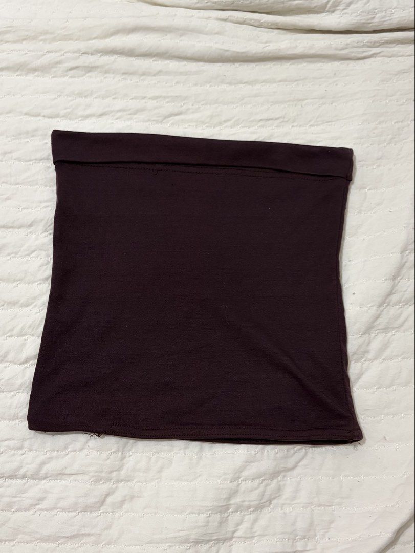 Chic Basic Tube top (Category: Longsleeves) located in Paranaque City. Submitted by gensclosettt (Listing ID 1460659590, Image 2). Description: Fits xxs-s Color is dark brownish.