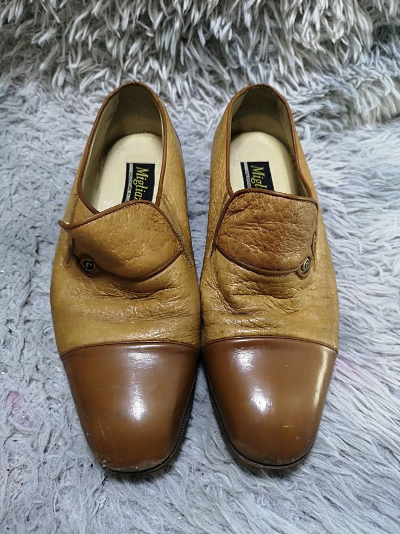 Two Tone leather Slip On Shoes (Category: Dress Shoes) located in Santa Cruz. Submitted by jmy_surplus.2 (Listing ID 1460530560, Image 1). Description: Size ; 26cm Color ; Tan , Brown Type ; Dress Shoes Brand ; No brand Material ; Leather Style ; Tan & Brown leather Dress Shoes LR 172 JMY 5 Batch #218.