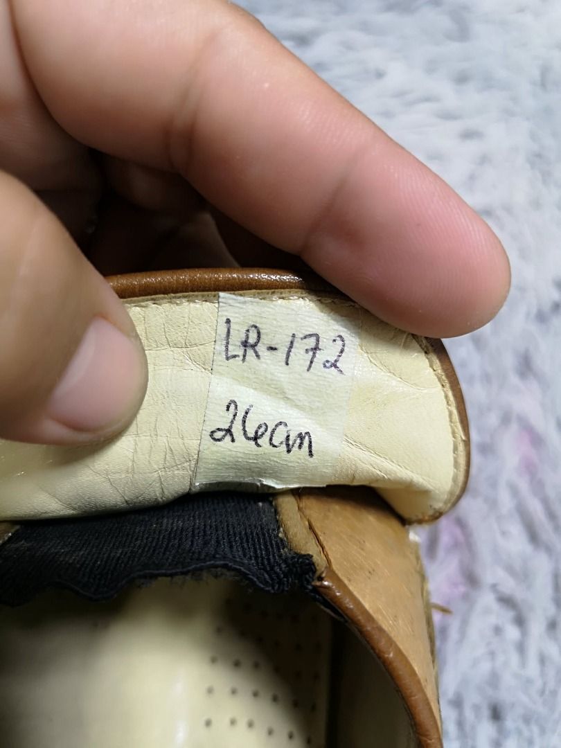 Two Tone leather Slip On Shoes (Category: Dress Shoes) located in Santa Cruz. Submitted by jmy_surplus.2 (Listing ID 1460530560, Image 3). Description: Size ; 26cm Color ; Tan , Brown Type ; Dress Shoes Brand ; No brand Material ; Leather Style ; Tan & Brown leather Dress Shoes LR 172 JMY 5 Batch #218.