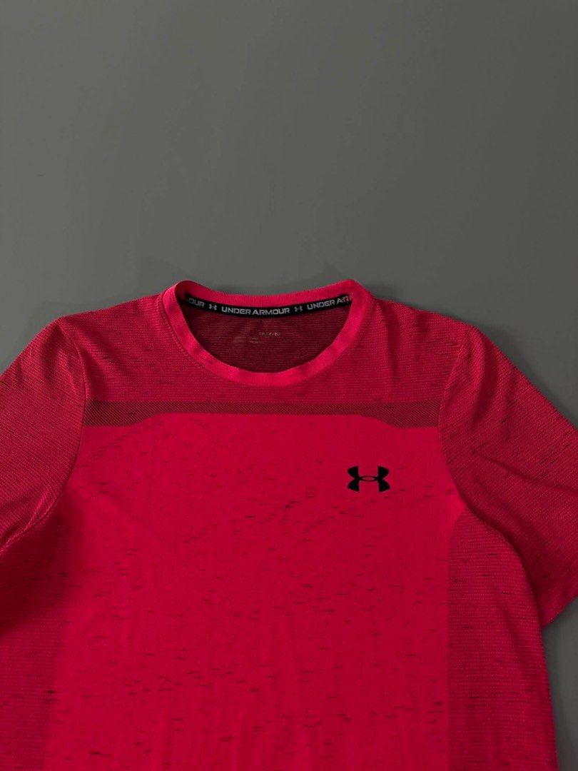 UNDER ARMOUR (Category: Activewear) located in Guagua. Submitted by sweetboyy (Listing ID 1460529576, Image 2). Description: UNDER ARMOUR EXCELLENT CONDITION / NO ISSUE SIZE MEDIUM ON TAG / DIMES L28.5 W19.5.