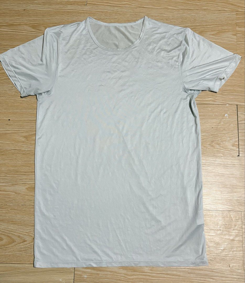 Uniqlo airism S-M (Category: Activewear) located in Koronadal. Submitted by bulilitfam (Listing ID 1460585735, Image 2). Description: Ukaysource Bago p S-M Malamig sealess manipis mejo seethru ₱150 each take all 4 ₱500.