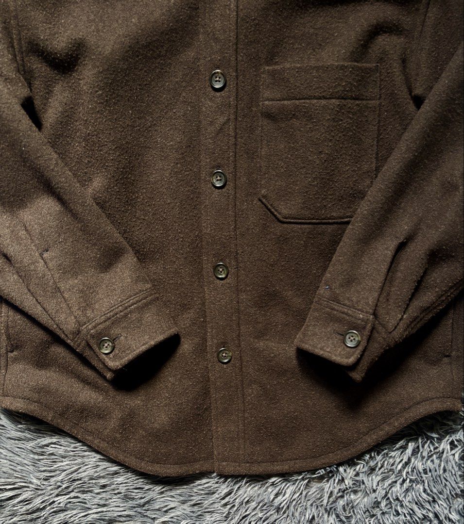 Uniqlo Brown Wool Blend Overshirt Jacket (Category: Coats, Jackets and Outerwear) located in Baguio. Submitted by kurt_7 (Listing ID 1460536889, Image 2). Description: - Uniqlo brown overshirt jacket - Made from a warm wool blend material - Features a button-up front and a chest pocket - Classic collar detail - Ideal for layering and casual wear - Looks warm and comfortable.