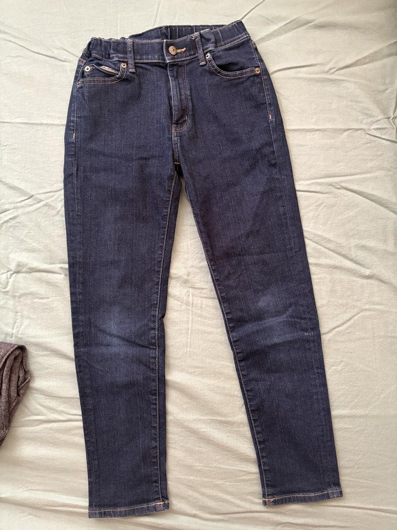 Uniqlo bundle kids 140 (Category: Babies & Kids Fashion) located in Manila. Submitted by anabri (Listing ID 1460555745, Image 2). Description: Uniqlo bundle for kids Size 140, fits 6-8 slender frames Please see photos for details Jeans is still in Great Condition SOLD AS BUNDLE .