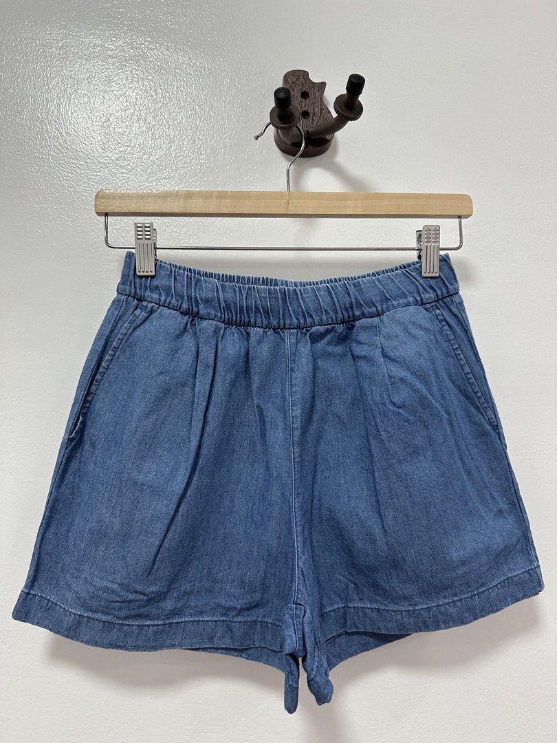Uniqlo Cotton Easy Shorts (Category: Shorts) located in Paranaque City. Submitted by kokoclosets (Listing ID 1460675214, Image 1). Description: Barely used!.