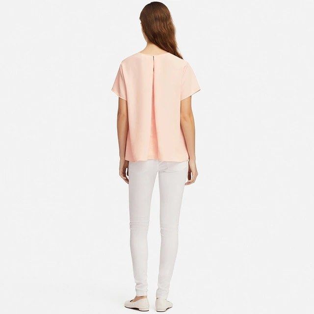 Uniqlo drape blouse (Category: Blouses) located in Manila. Submitted by lulu.coco (Listing ID 1460566315, Image 2). Description: • Barely used, no flaws •Light pink/peach • Last price posted, low ballers will not be entertained • For shipping only. Add 50 for m.m, 120 outside m.m • Gcash or BDO.