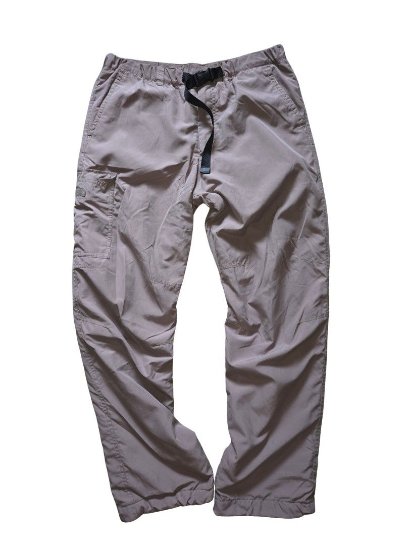 Uniqlo Geared Pants | Beige (Category: Trousers) located in Iloilo. Submitted by jaybuen6090 (Listing ID 1460712633, Image 3). Description: Clearing out my wardrobe Note: Stain on the back of the right pant leg Colors may vary due to lighting Price is negotiable, send a DM.