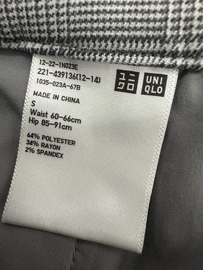 Uniqlo Gray Plaid Shorts (Category: Shorts) located in Paranaque City. Submitted by kokoclosets (Listing ID 1460689097, Image 3). Description: Barely used!.