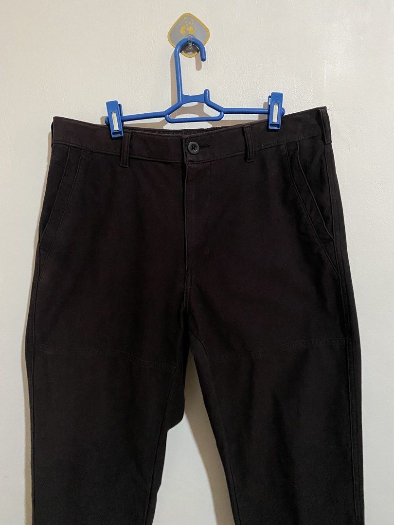 Uniqlo Jogger Pants (Category: Joggers) located in Naga. Submitted by threadedtreasures (Listing ID 1460595308, Image 2). Description: In excellent condition S-M.
