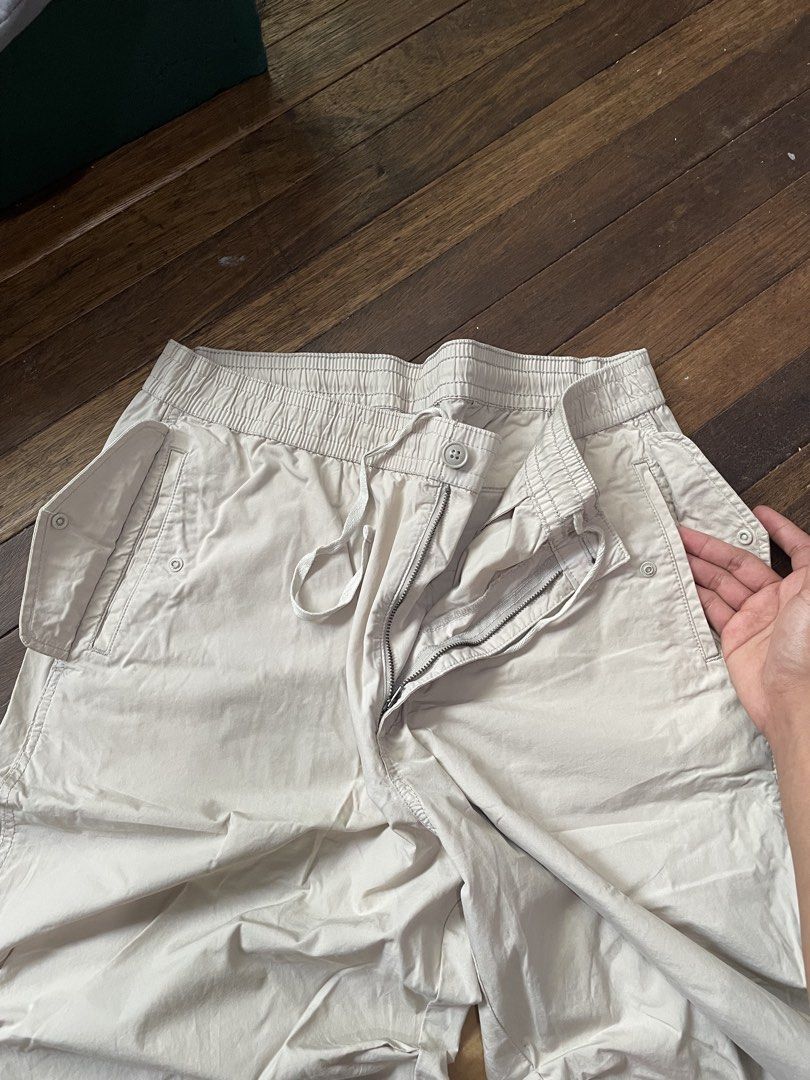Uniqlo parachute pants (Category: Joggers) located in Pasay City. Submitted by daveusmann (Listing ID 1460602165, Image 2). Description: Uniqlo pants cream Length 43 Hem 9 Thigh 15 34 large adjustable can fit to 30 to 32 .