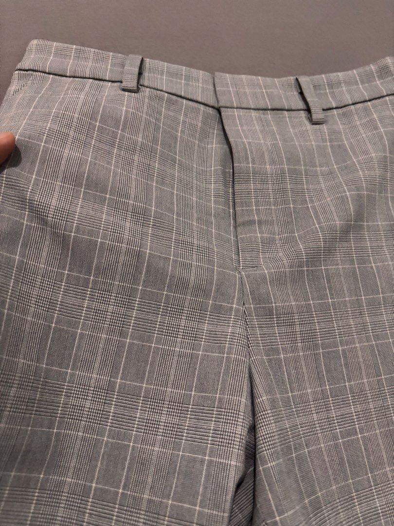 Uniqlo Plaid Smart Ankle Pants (Category: Other Bottoms) located in Cavite. Submitted by clawsetangelaco (Listing ID 1460660065, Image 1). Description: Brand: Uniqlo Fabric: 66% Polyester, 30% Rayon, 4% Polyurethane / Spandex Color: Grey Plaid / Checkered MOP: Gcash only (Free SF) Weekend Shipment only.
