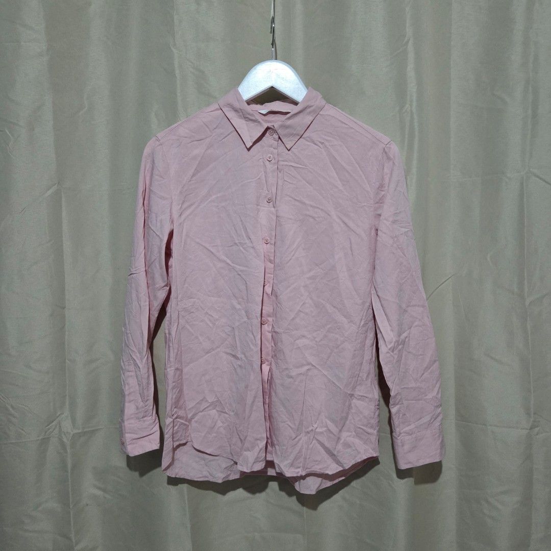 UNIQLO RAYON LONGSLEEVES (Category: Longsleeves) located in Santiago. Submitted by fromboxes (Listing ID 1460638103, Image 1). Description: like new.