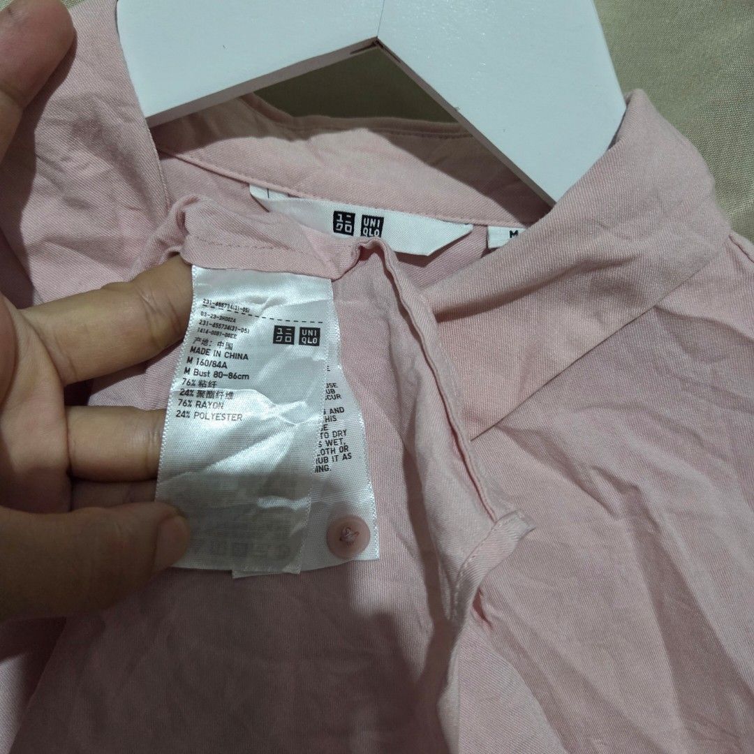 UNIQLO RAYON LONGSLEEVES (Category: Longsleeves) located in Santiago. Submitted by fromboxes (Listing ID 1460638103, Image 2). Description: like new.