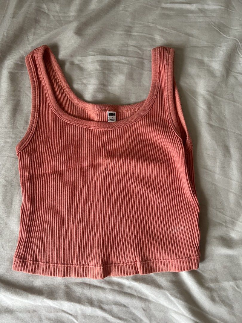 uniqlo ribbed tank top (Category: Sleeveless) located in Quezon City. Submitted by luckysellsxoxo (Listing ID 1460588794, Image 1). Description: .