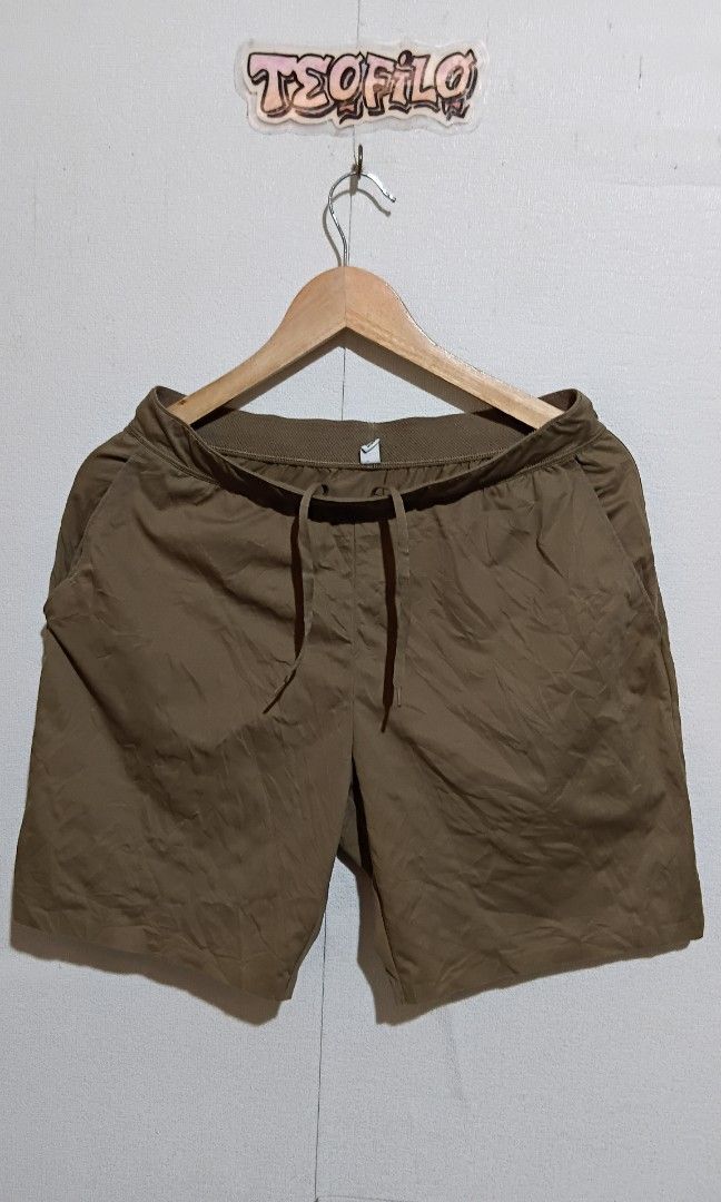Uniqlo short (Category: Shorts) located in Santo Tomas. Submitted by teofilo-thrifted (Listing ID 1460555932, Image 1). Description: Uniqlo Excellent Size Medium on tag(30-33) Haba 18 price 599 ship po.