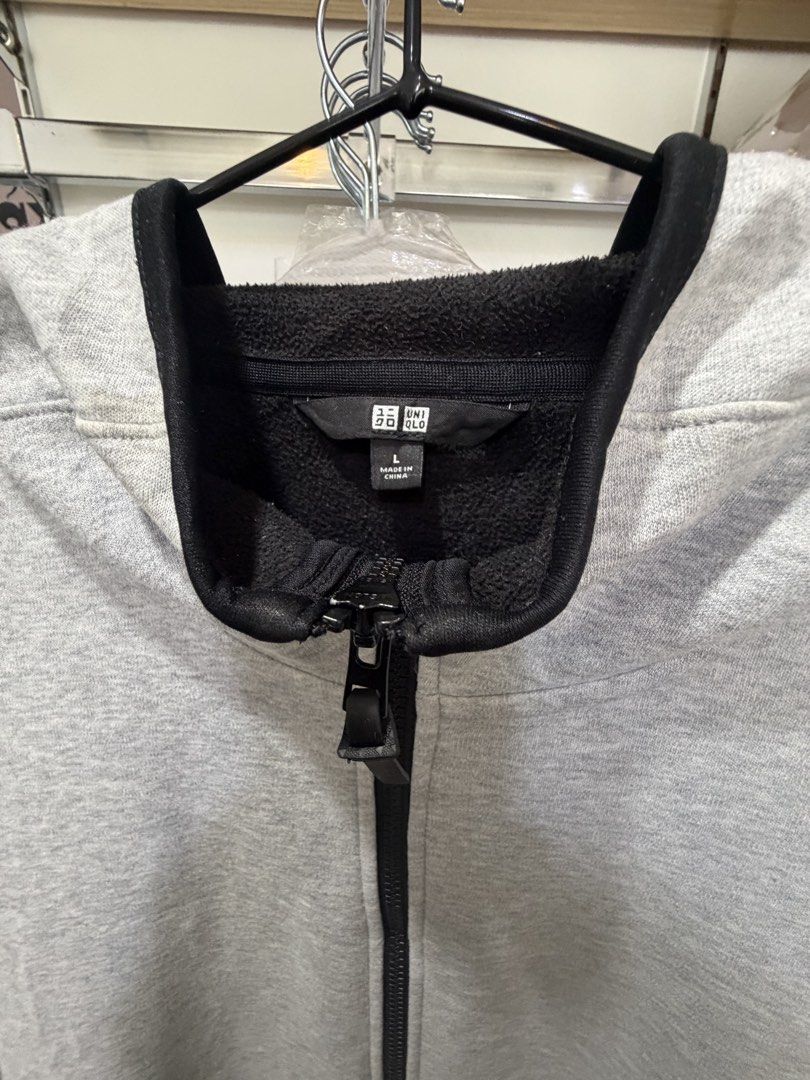 Uniqlo techfleece jacket (Category: Coats, Jackets and Outerwear) located in Pinamalayan. Submitted by danilotubero08 (Listing ID 1460601266, Image 3). Description: Uniqlo techfleece jacket size large on tag w22L28.
