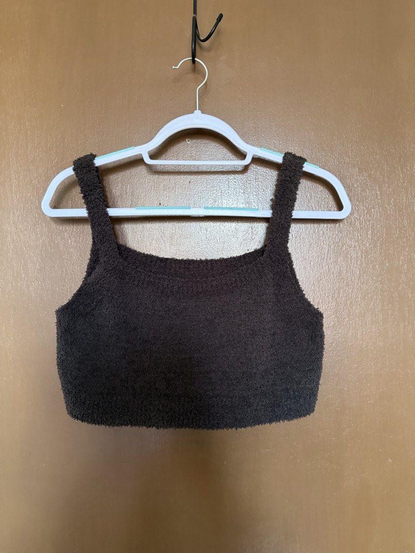 Uniqlo Teddy Tank Top (Category: Shirts) located in Manila. Submitted by dencluttering101 (Listing ID 1460621485, Image 1). Description: .