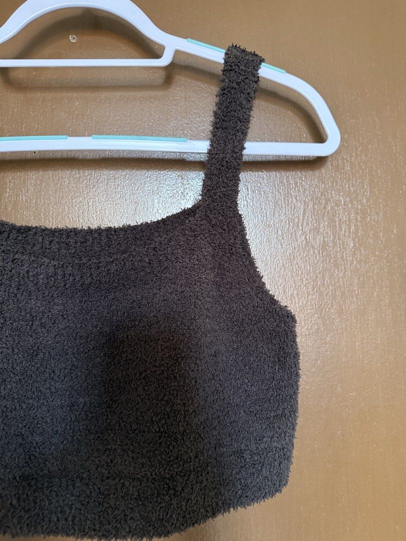 Uniqlo Teddy Tank Top (Category: Shirts) located in Manila. Submitted by dencluttering101 (Listing ID 1460621485, Image 2). Description: .