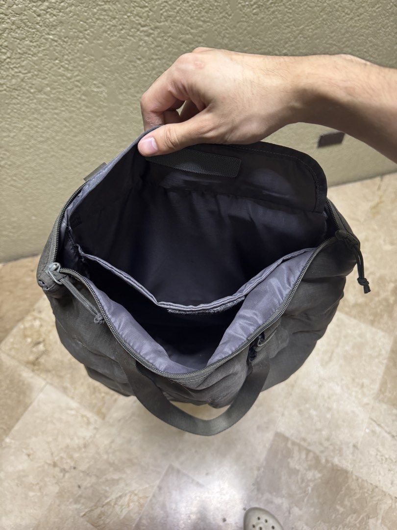 UNIQLO Utility 2Way Bag (Category: Backpacks) located in Quezon City. Submitted by mgcunson (Listing ID 1460682337, Image 3). Description: UNIQLO Utility 2Way Bag 2-way design can be used as a backpack of tote bag Can accommodate up to 15 inch laptop Multi-pocket design .