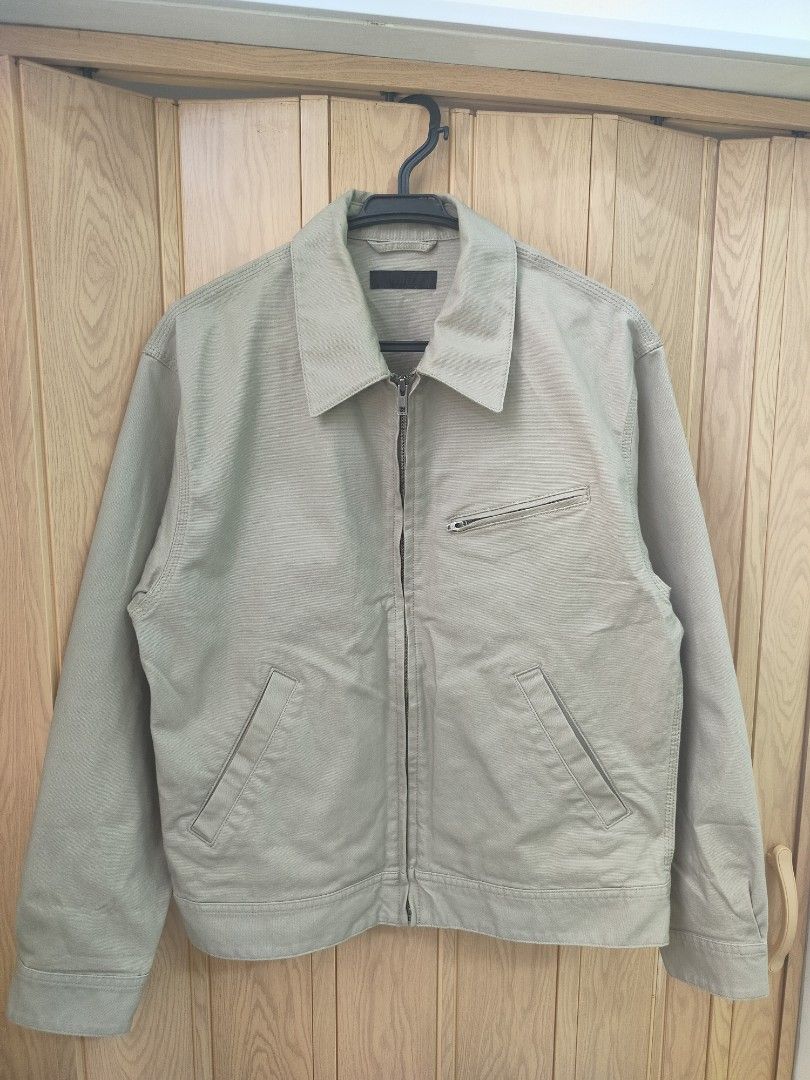 Uniqlo Zip Up Blouson (Category: Coats, Jackets and Outerwear) located in Ilagan. Submitted by judzkulot (Listing ID 1460670026, Image 1). Description: ✨Uniqlo Zip Up Blouson Jacket Size M on tag 22 W' x 25.5 L' ✔️Features a chest pocket and two side pockets ✔️Ideal for casual wear ✔️Simple and Classic design ✔️ Used twice only - As new condition RFS: Malaki sakin.