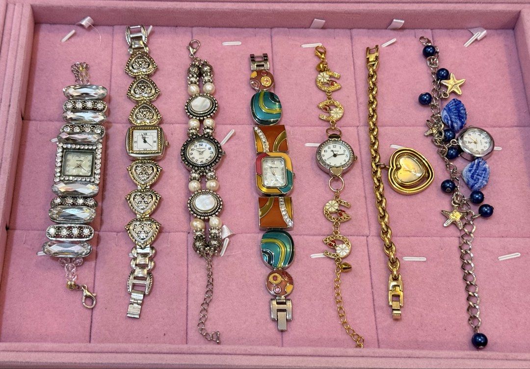 Unique Vintage Watch (Category: Women's Watches) located in Caloocan City. Submitted by fashionshop248 (Listing ID 1460568838, Image 1). Description: Preloved watch ₱600 - ₱1,850 ( iba iba price depende sa watch) -japan source -all are working .