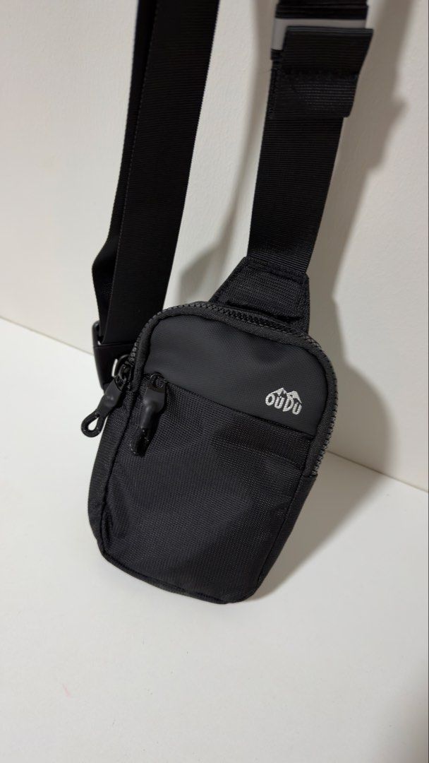 Unisex chest bag (Category: Sling Bags) located in Tarlac. Submitted by mileeeesss (Listing ID 1460639980, Image 3). Description: ❗️payment first policy ❗️ Unisex chest bag Selling for: 99 Why selling cheaper? • Super dami kong tambak, need na ma-dispose (affiliate si seller) • Video available — ginawan ko lang rin ng video para mapromote Payment & Delivery: • MOP: GCash • Meet-up: Teresa Tibag, Fiesta San Rafael, Tarlac City • Shipping: via J&T 