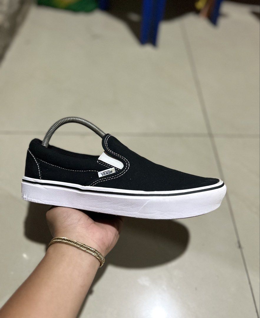 Vans (Category: Sneakers) located in Cebu City. Submitted by cyrilk1cks (Listing ID 1460533947, Image 1). Description: .