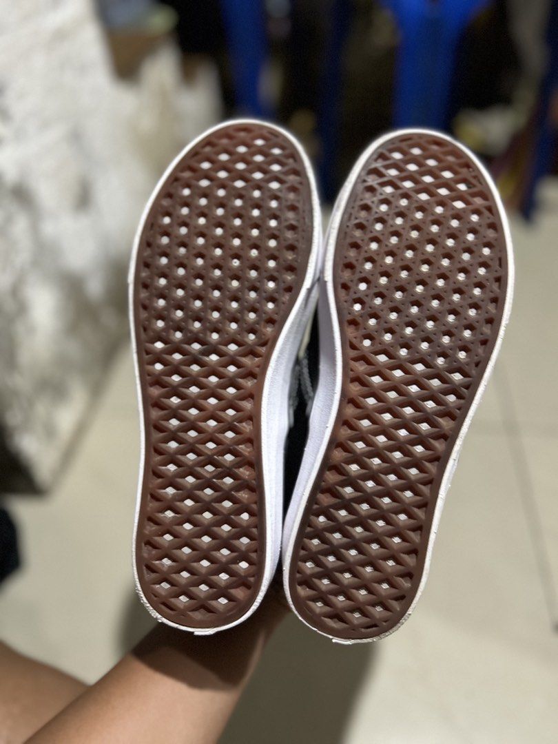Vans (Category: Sneakers) located in Cebu City. Submitted by cyrilk1cks (Listing ID 1460533947, Image 3). Description: .