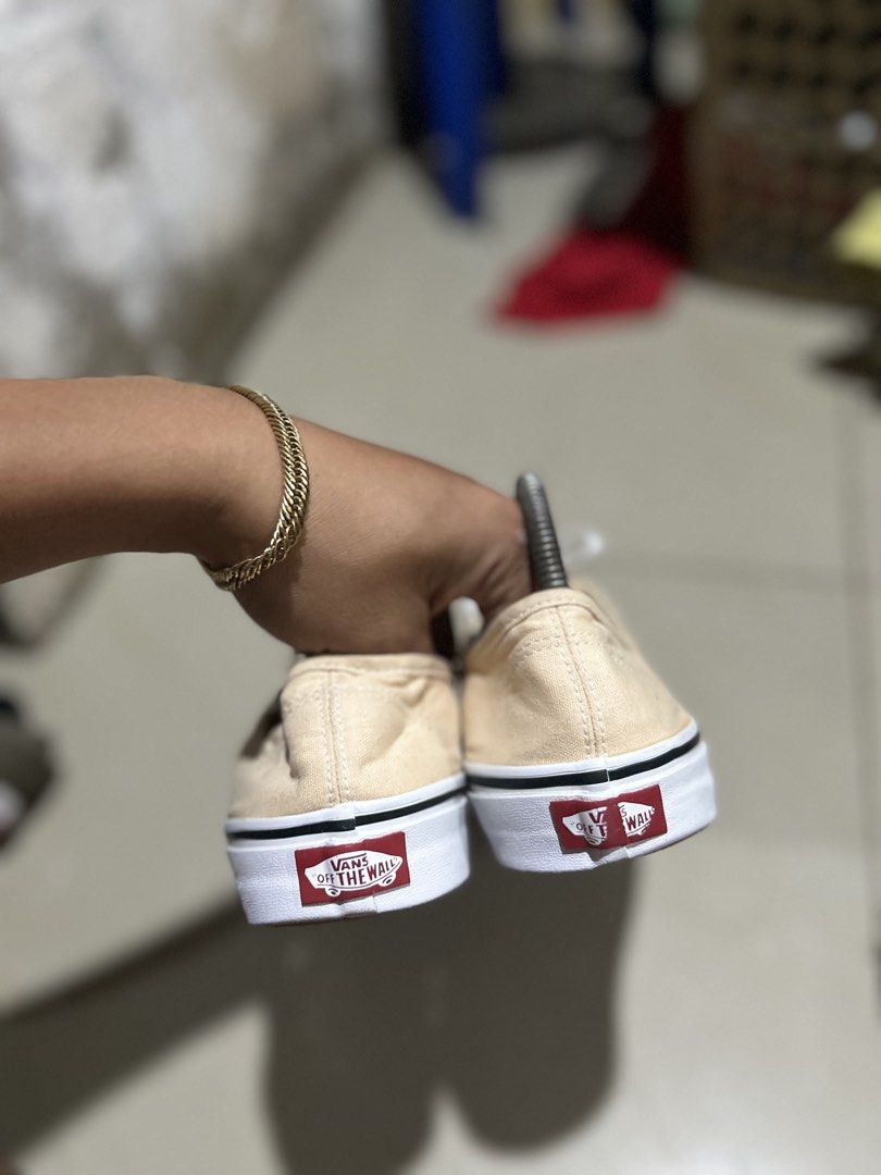 Vans (Category: Sneakers) located in Cebu City. Submitted by cyrilk1cks (Listing ID 1460538465, Image 2). Description: .