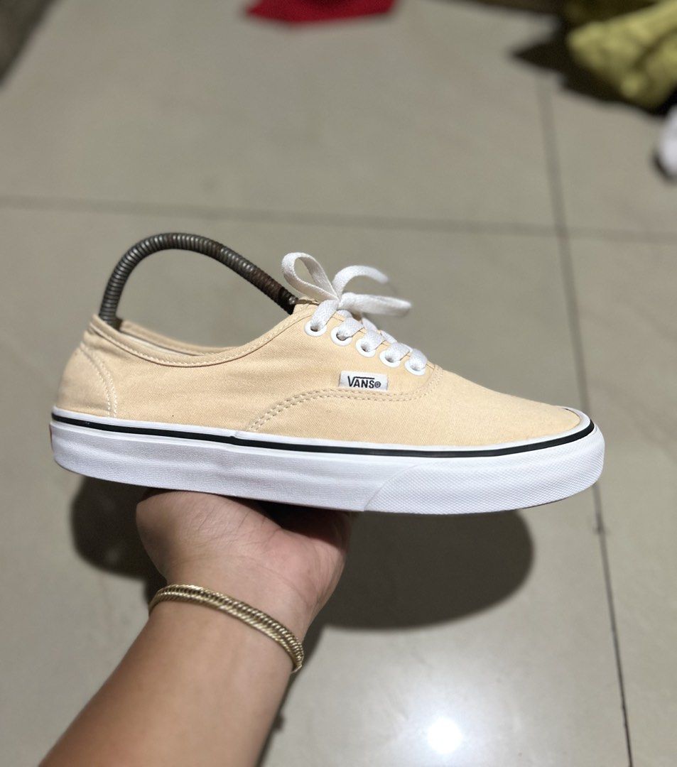 Vans (Category: Sneakers) located in Cebu City. Submitted by cyrilk1cks (Listing ID 1460538465, Image 1). Description: .