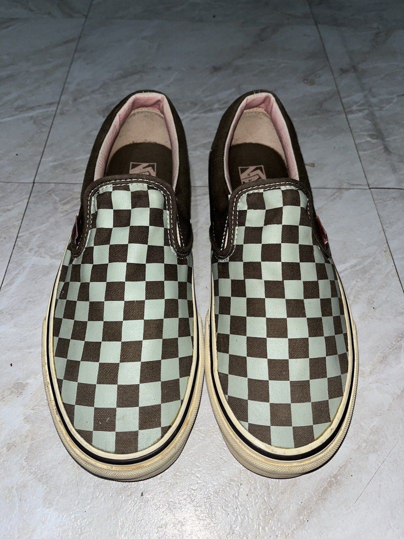 Vans Classic Slip On Checkerboard (Category: Sneakers) located in Caloocan City. Submitted by babydoll696 (Listing ID 1460685827, Image 1). Description: Issue: Need Wash Only No Other Issue Size:8.5 Location: Tarlsc City.