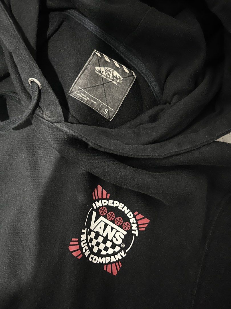 Vans x Independent (Category: Coats, Jackets and Outerwear) located in Bulacan. Submitted by thriftblvd. (Listing ID 1460675626, Image 2). Description: 9/10 cr.
