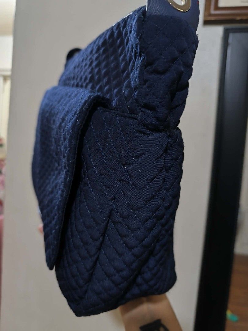 Vera Bradley (Category: Shoulder Bags) located in Quezon City. Submitted by daisyuy1979 (Listing ID 1460592795, Image 3). Description: Missing Sling ....