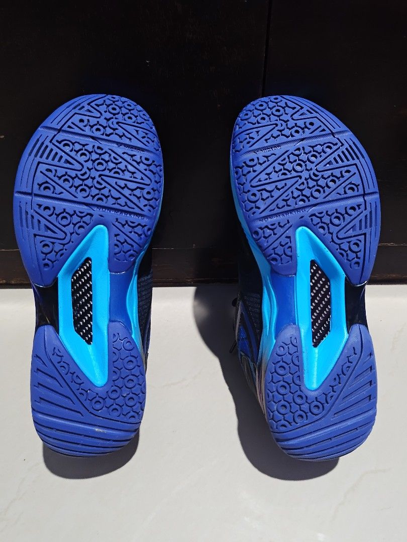 Badminton Shoes Victor A970 Nitrolite CF (Category: Sneakers) located in Rizal. Submitted by eridann (Listing ID 1460698361, Image 2). Description: Victor A970 Nitrolite CF (Black/Hawaiian Blue ) - Rare colorway US 9 | UK 8 | EUR 42 | JPN 27 cm Used 3 or 4 times only Bought in e78 shop in Hong Kong .