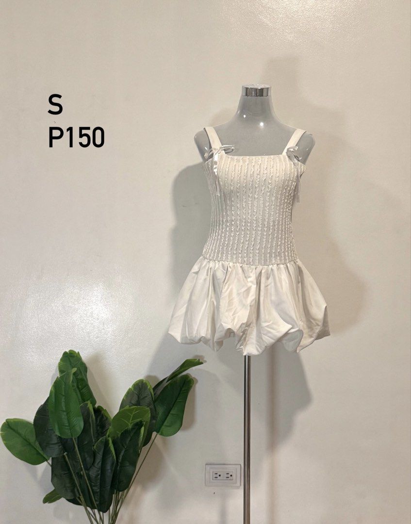 vietnamese dress S-XS (Category: Dresses) located in Manila. Submitted by morihee_ (Listing ID 1460613505, Image 1). Description: .