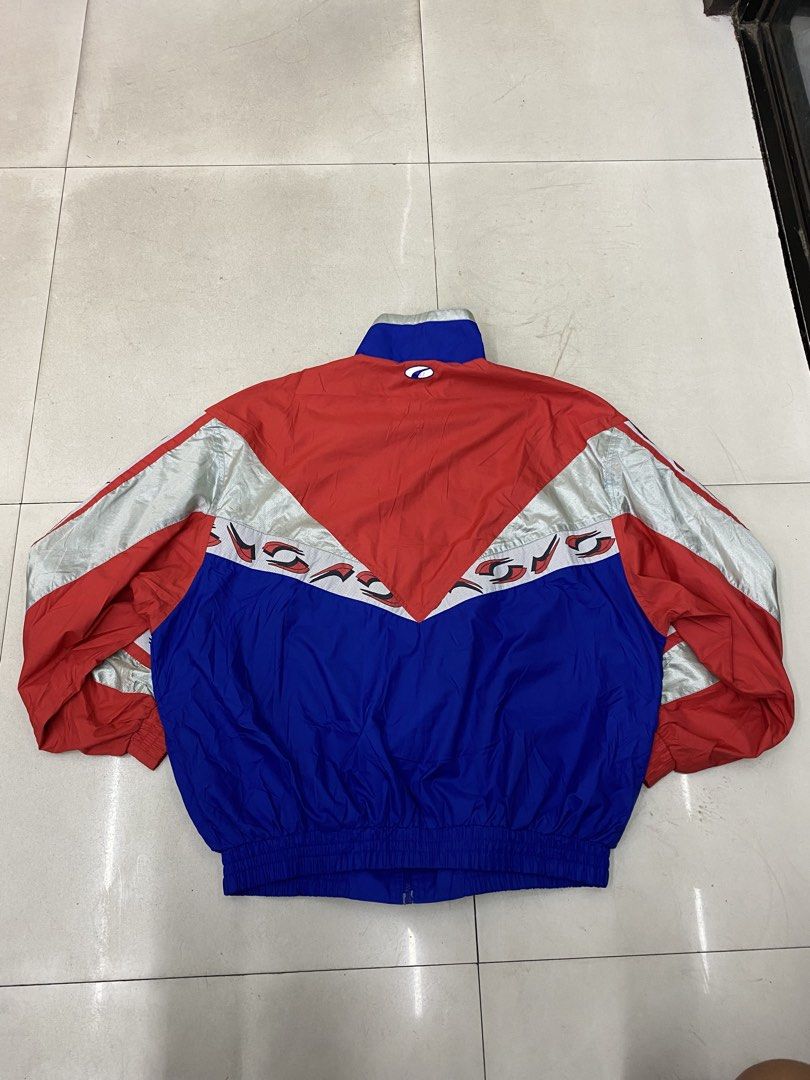 VINTAGE 90s PUMA WINDBREAKER (Category: Coats, Jackets and Outerwear) located in Manila. Submitted by ercmrsmam (Listing ID 1460657721, Image 2). Description: VINTAGE 90s PUMA WINDBREAKER W28 L28 Boxy fit Color may vary due to lighting Need wash Dm if interested 📩 will be posted on my carousell acc⬇️ Check out ercmrsmam listings on #Carousell: https://carousell.app.link/mu0SnqUHP3b 📍baclaran paranaque metro manila 🛵jnt/lalamove courier 💵 mop: