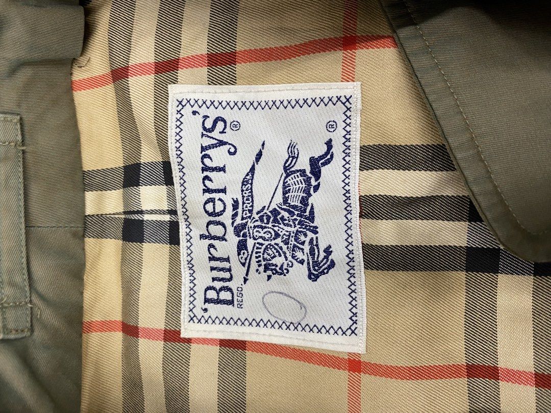 Vintage burberry trench coat (Category: Coats, Jackets and Outerwear) located in Manila. Submitted by ercmrsmam (Listing ID 1460657050, Image 3). Description: VINTAGE BURBERRY TRENCH COAT Chest 17.5 Waist 16.5 Length 41 Issue:Tatterings Color may vary due to lighting Need wash Dm if interested 📩 will be posted on my carousell acc⬇️ Check out ercmrsmam listings on #Carousell: https://carousell.app.link/mu0SnqUHP3b 📍baclaran paranaque metro manil
